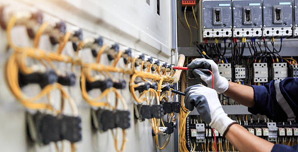 Professional Electrician technician working in Montura, FL